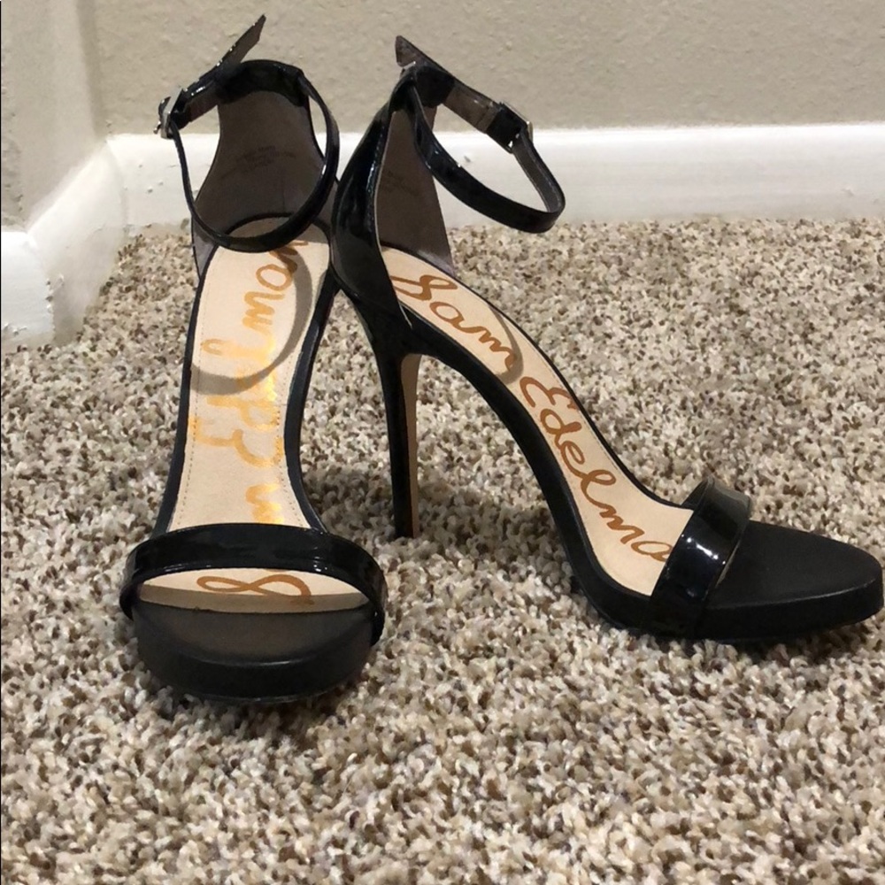 Sam Edelman Ariella ankle strap sandal in black
